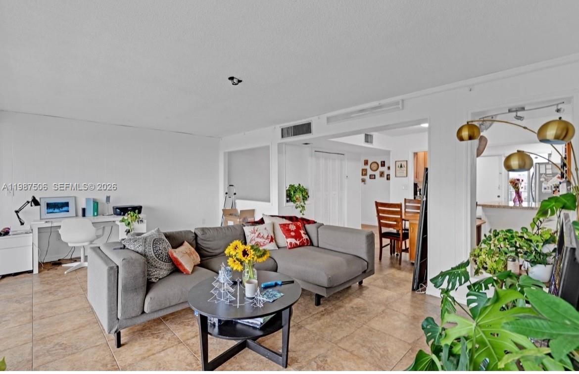9240 Fontainebleau Blvd # 506
