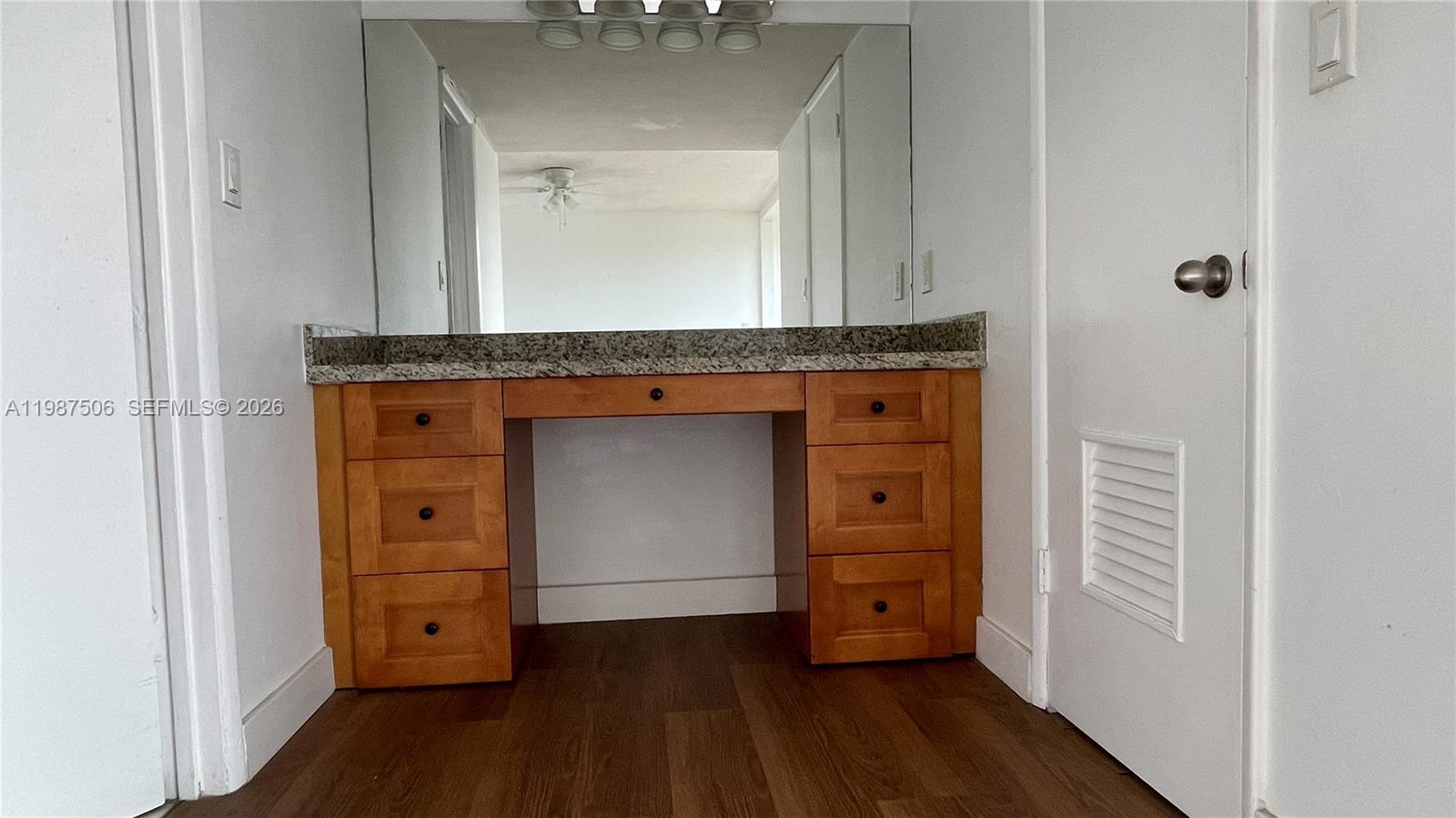 9240 Fontainebleau Blvd # 506