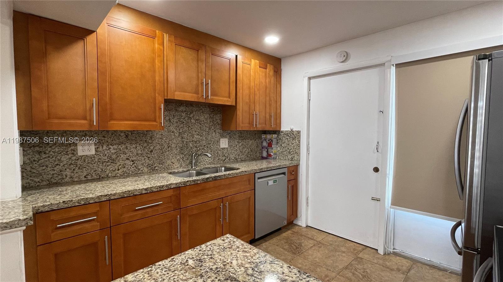 9240 Fontainebleau Blvd # 506
