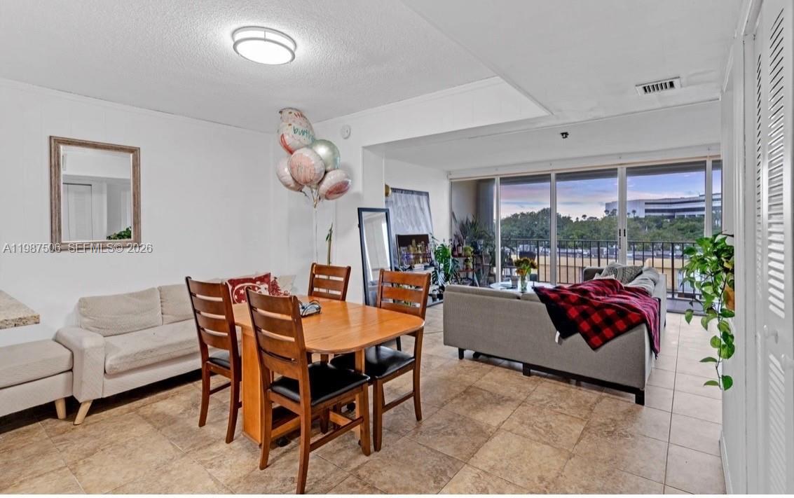 9240 Fontainebleau Blvd # 506