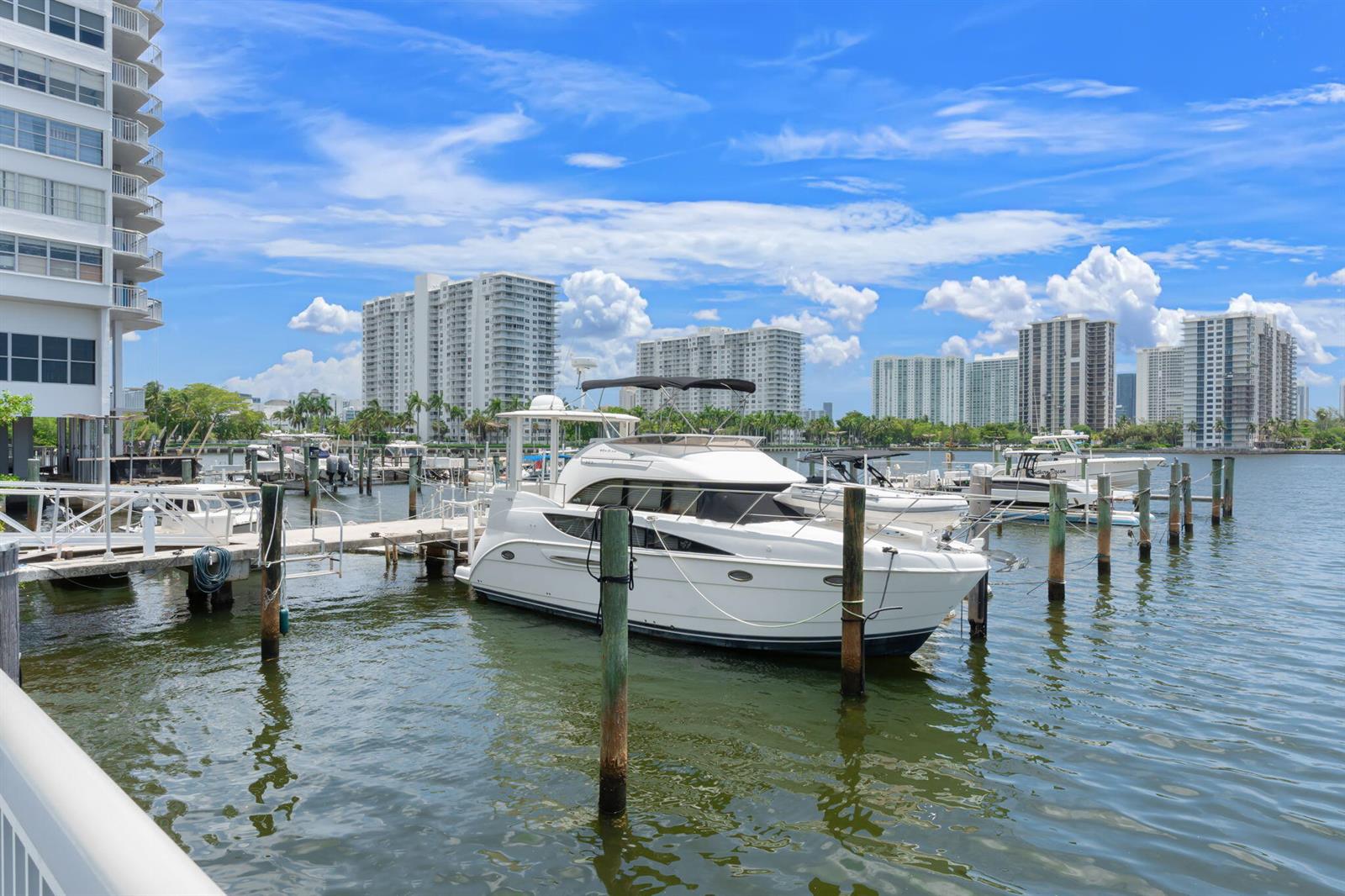 18011 Biscayne Boulevard # 1 Unit: 1704-1