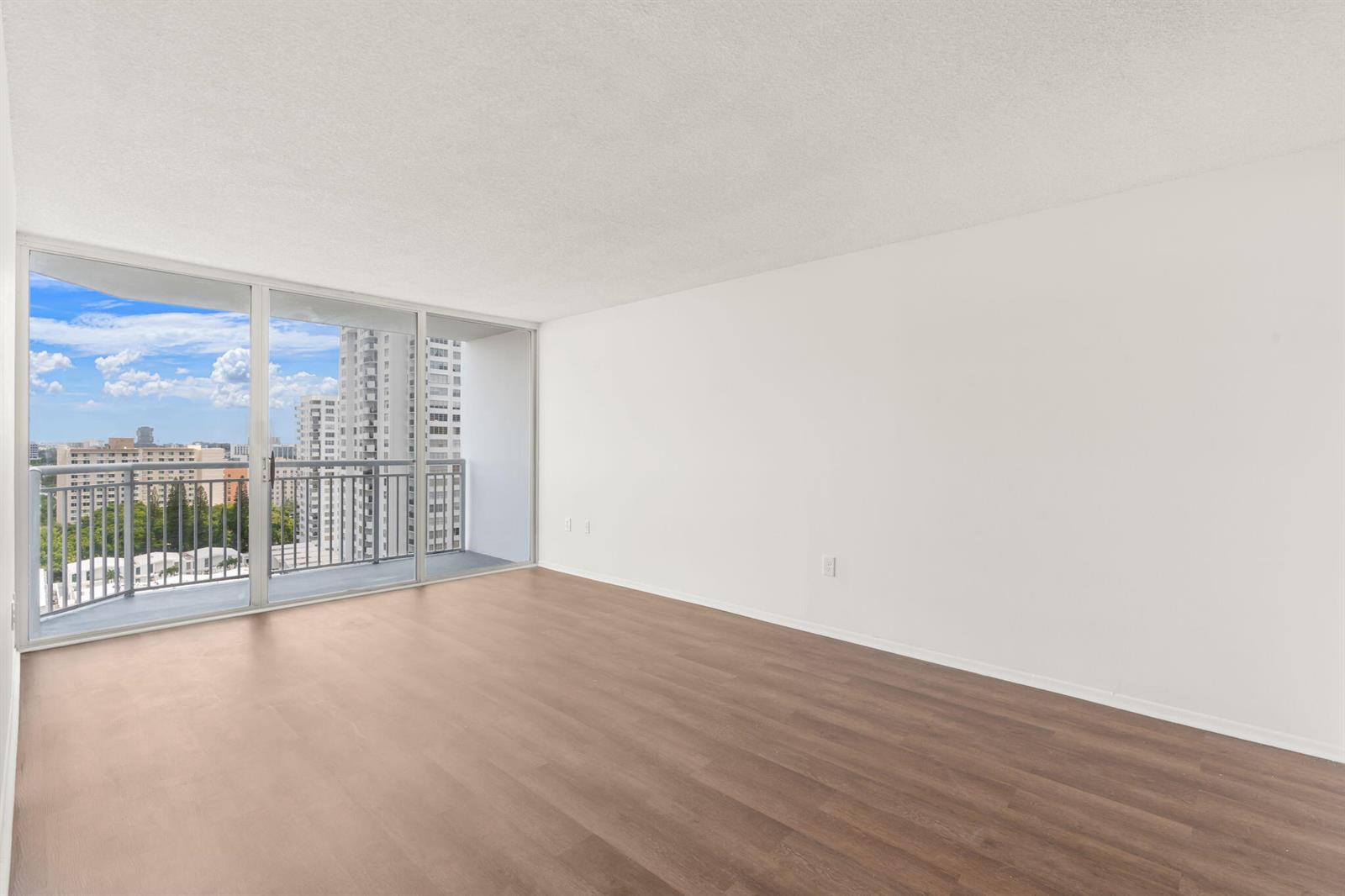 18011 Biscayne Boulevard # 1 Unit: 1704-1