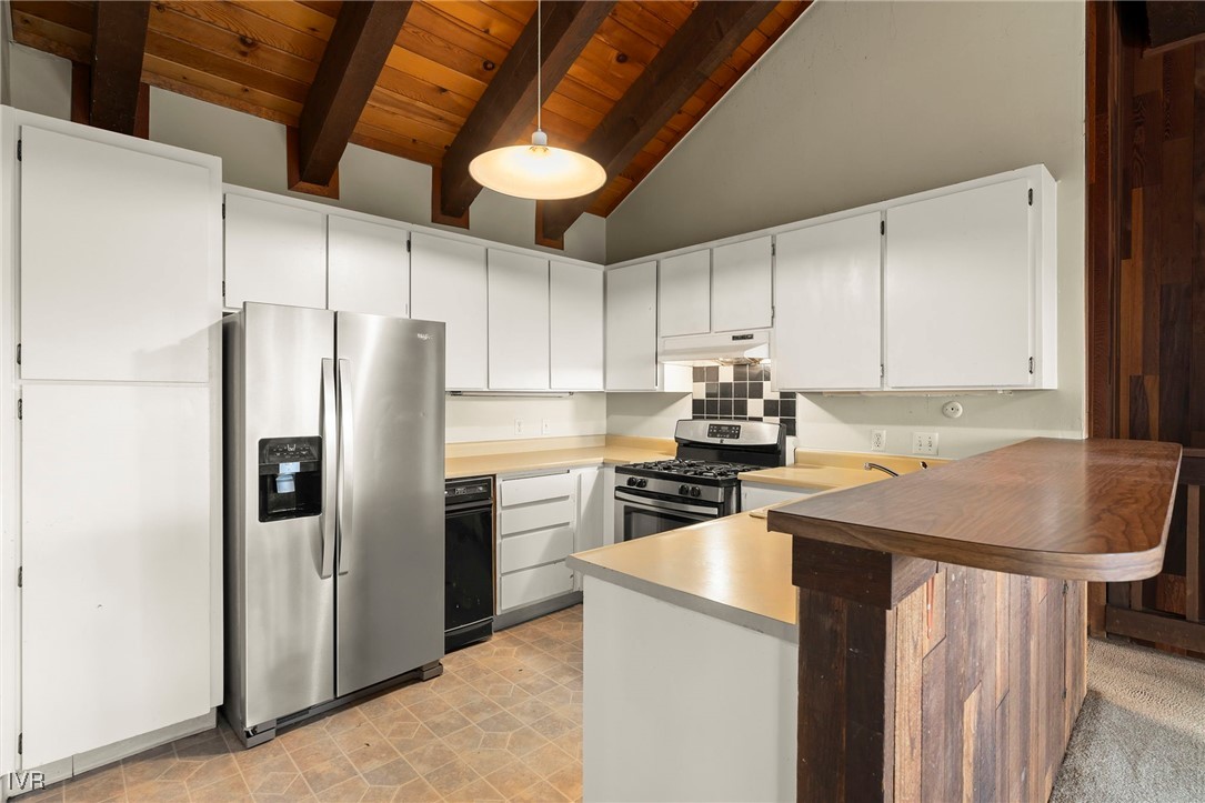 557 Knotty Pine Drive