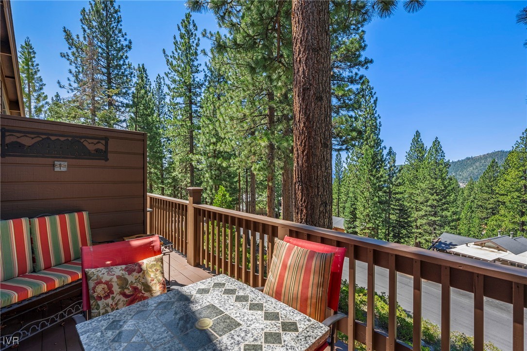 637 Lariat Circle 1