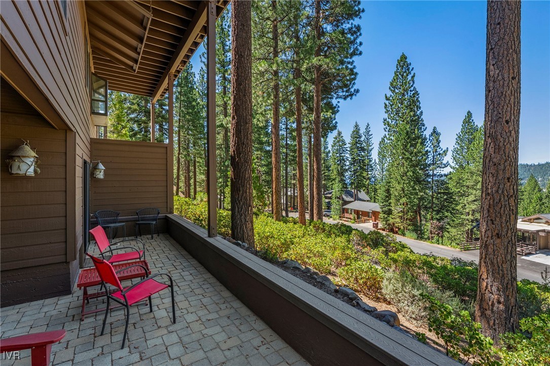 637 Lariat Circle 1