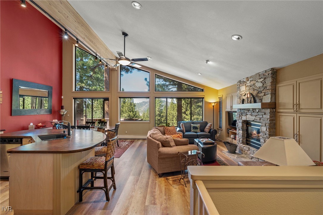 637 Lariat Circle 1