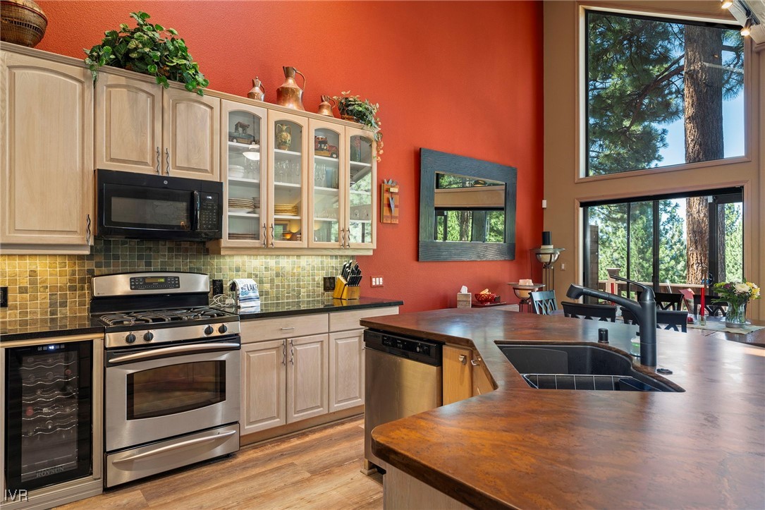 637 Lariat Circle 1