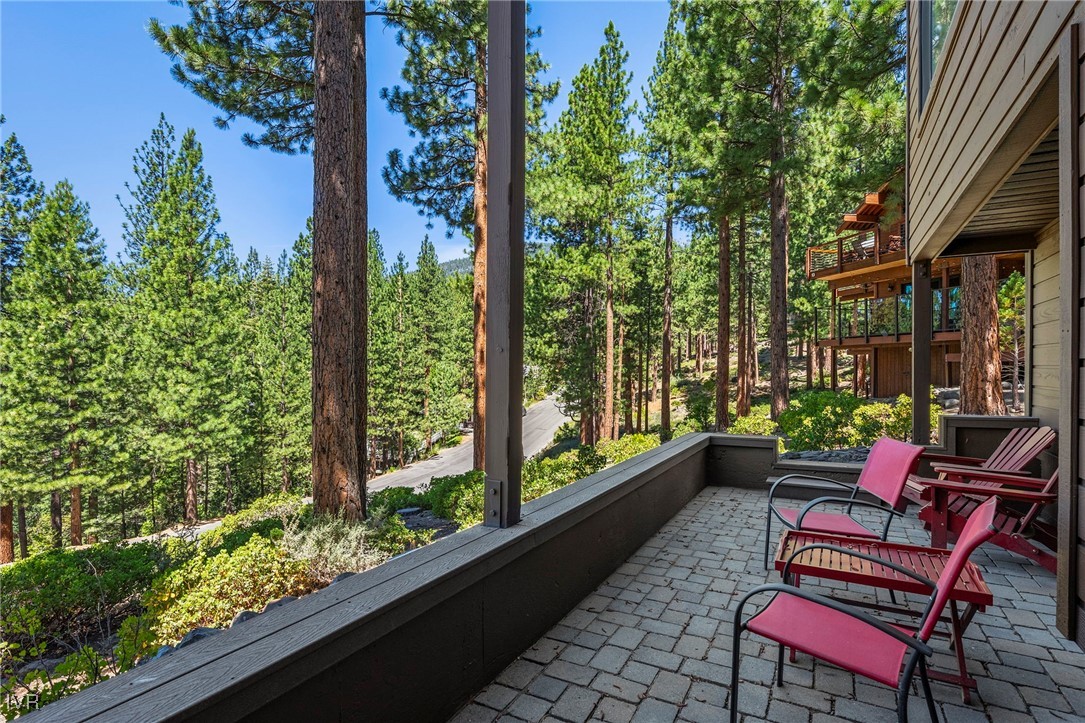 637 Lariat Circle 1