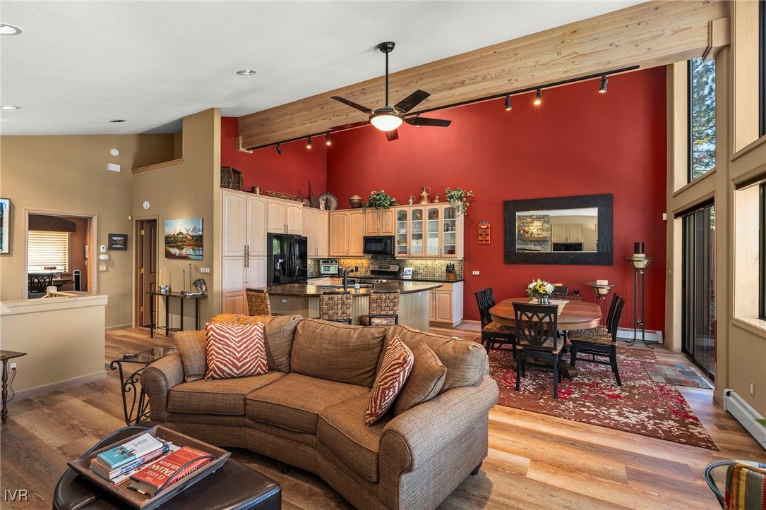 637 Lariat Circle 1