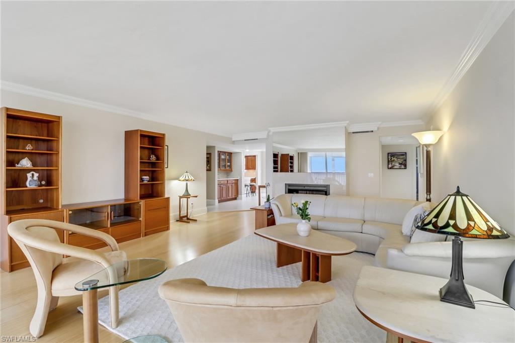 10691 Gulf Shore DR # 1400