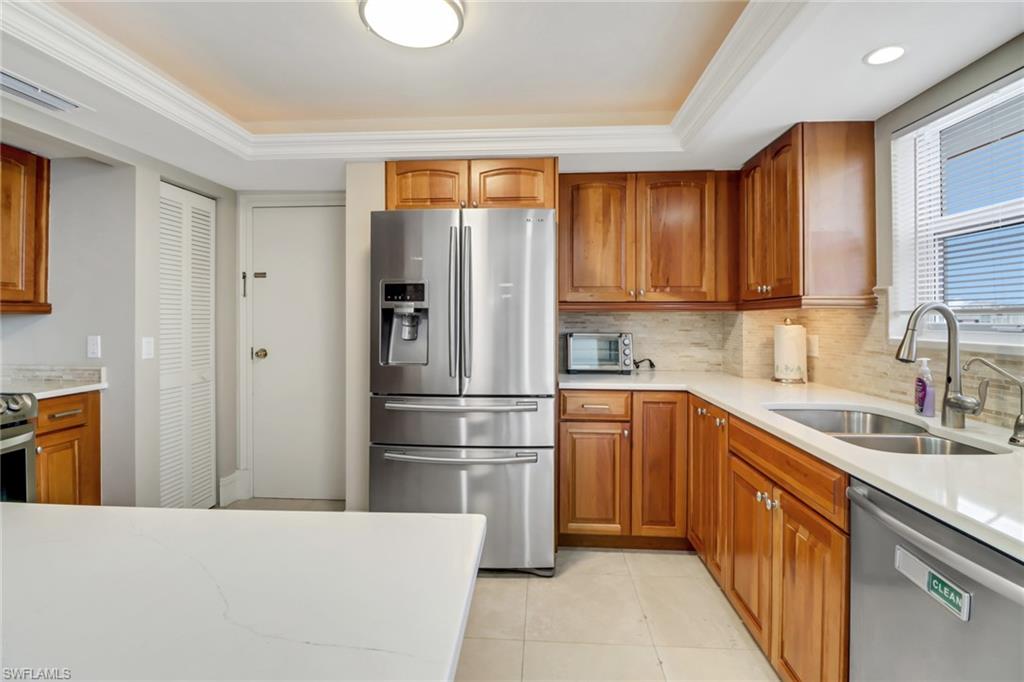 10691 Gulf Shore DR # 1400