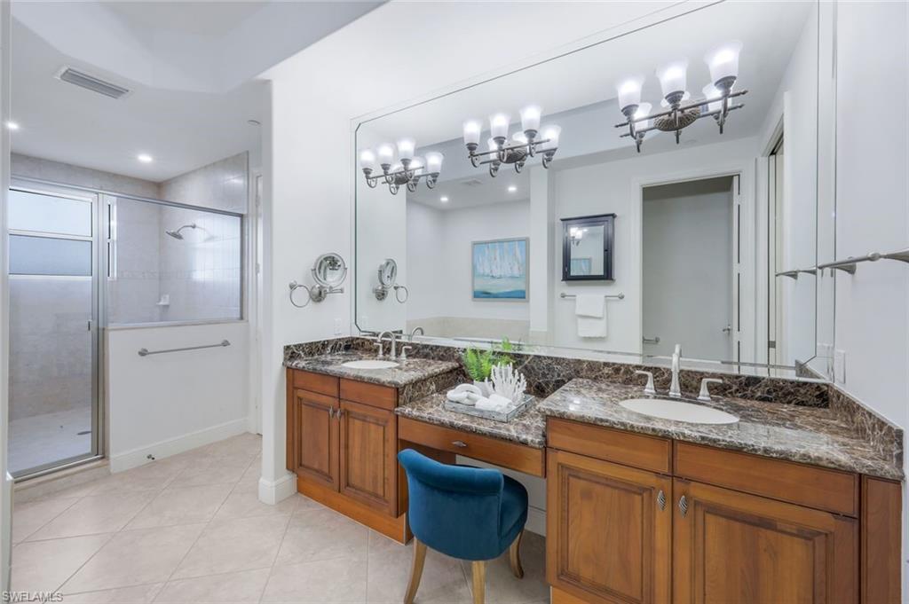 558 Avellino Isles CIR 14102