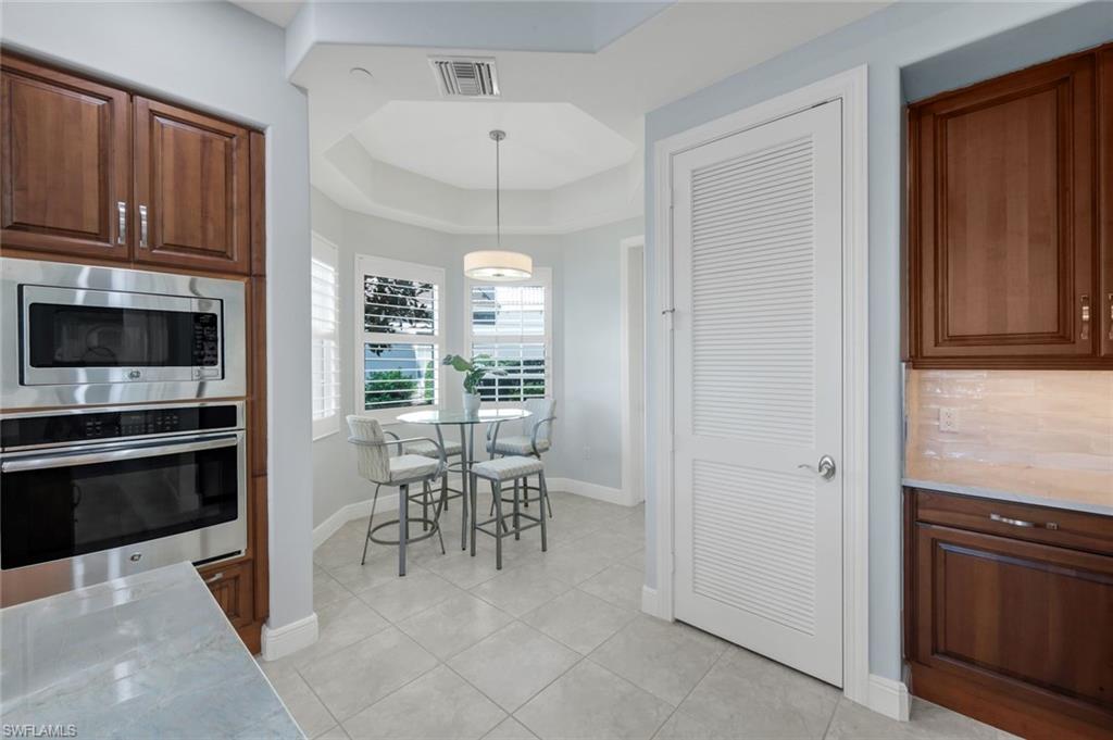 558 Avellino Isles CIR 14102