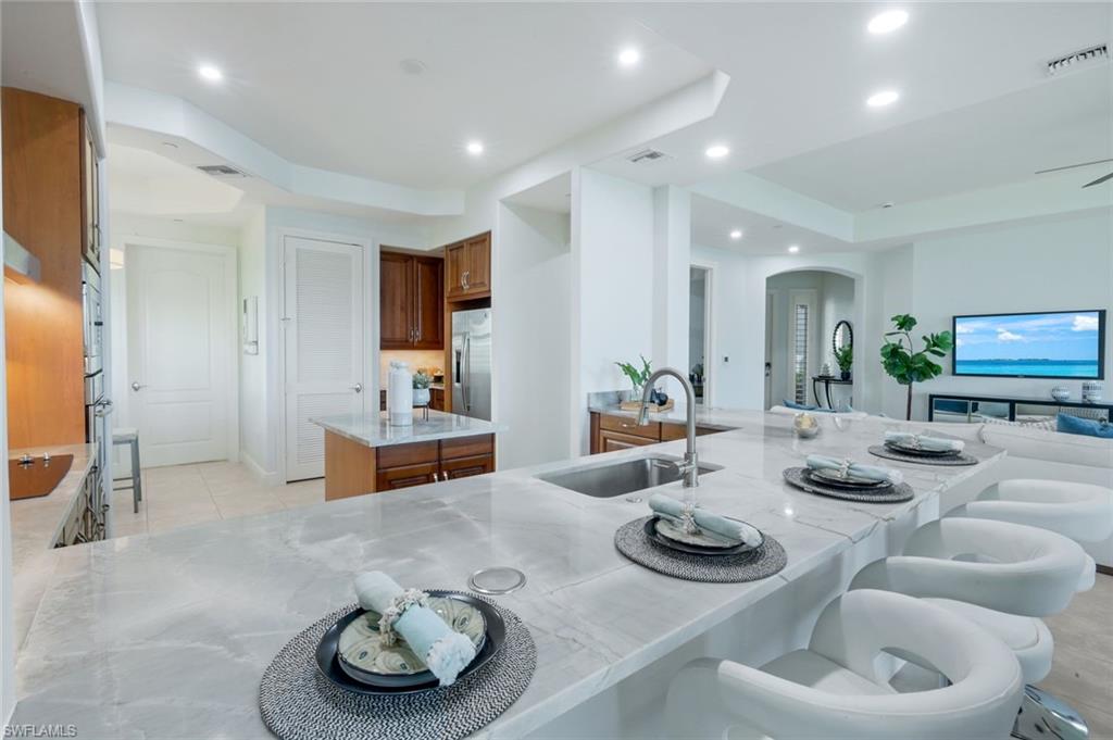 558 Avellino Isles CIR 14102