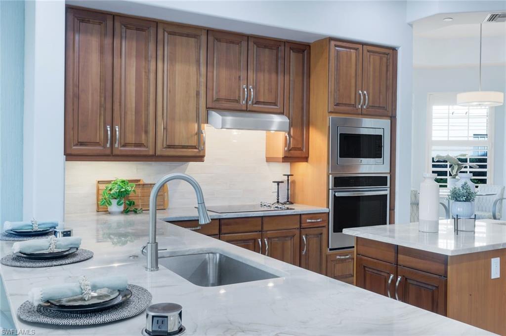 558 Avellino Isles CIR 14102
