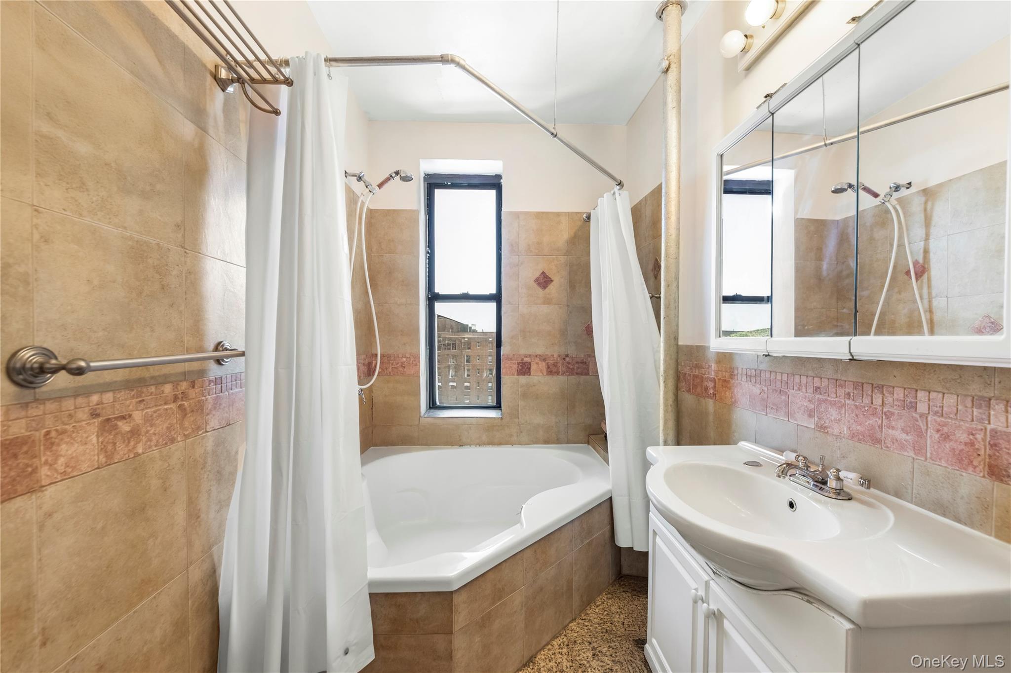 2913 Foster Avenue Unit: 6G