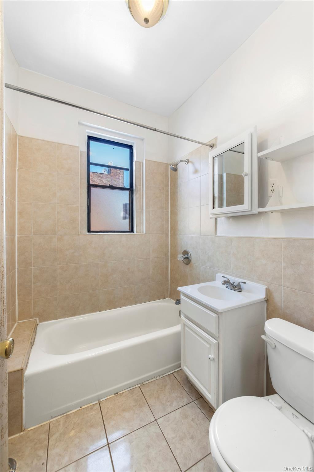 2913 Foster Avenue Unit: 3D