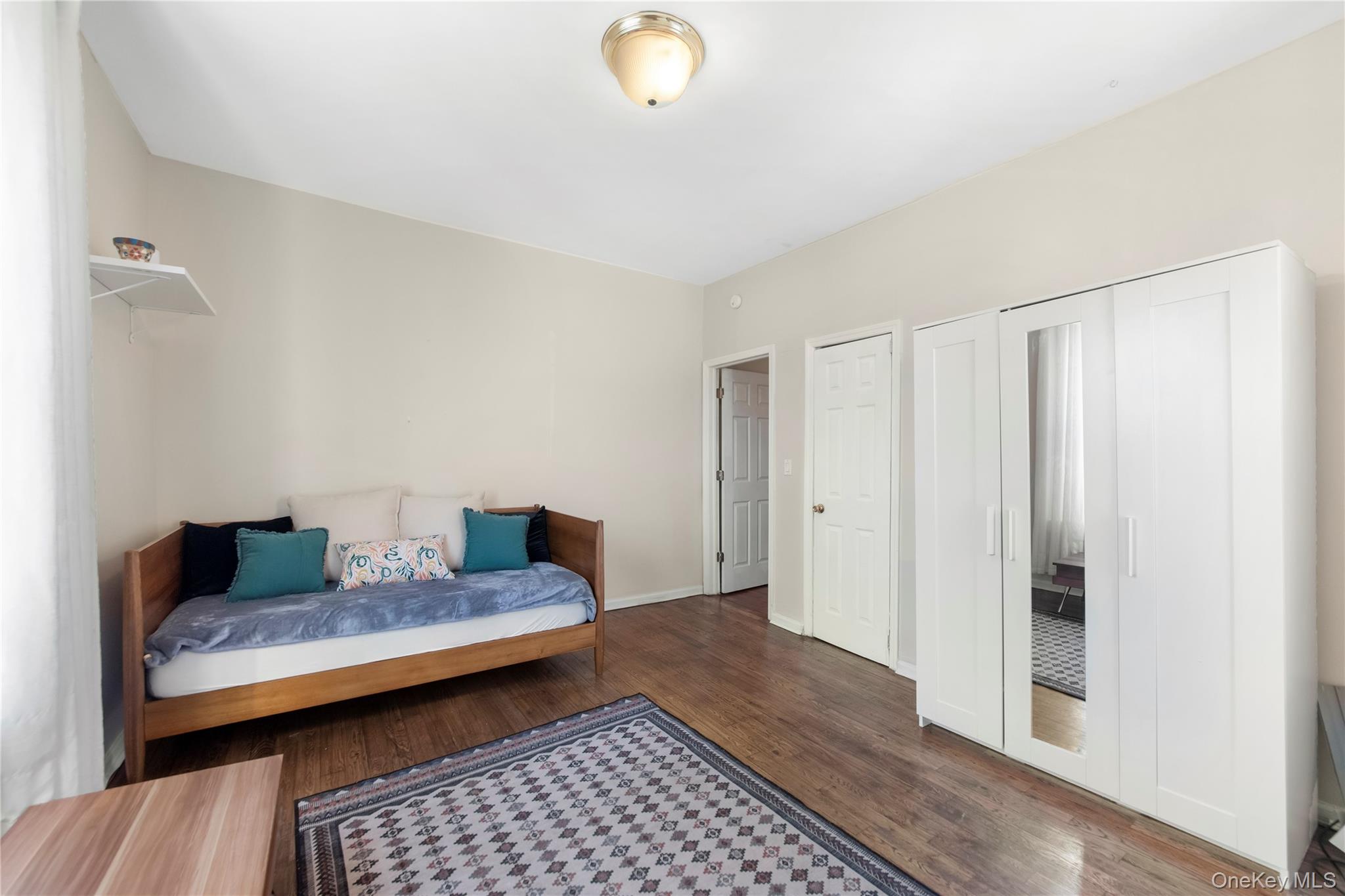 2913 Foster Avenue Unit: 3D
