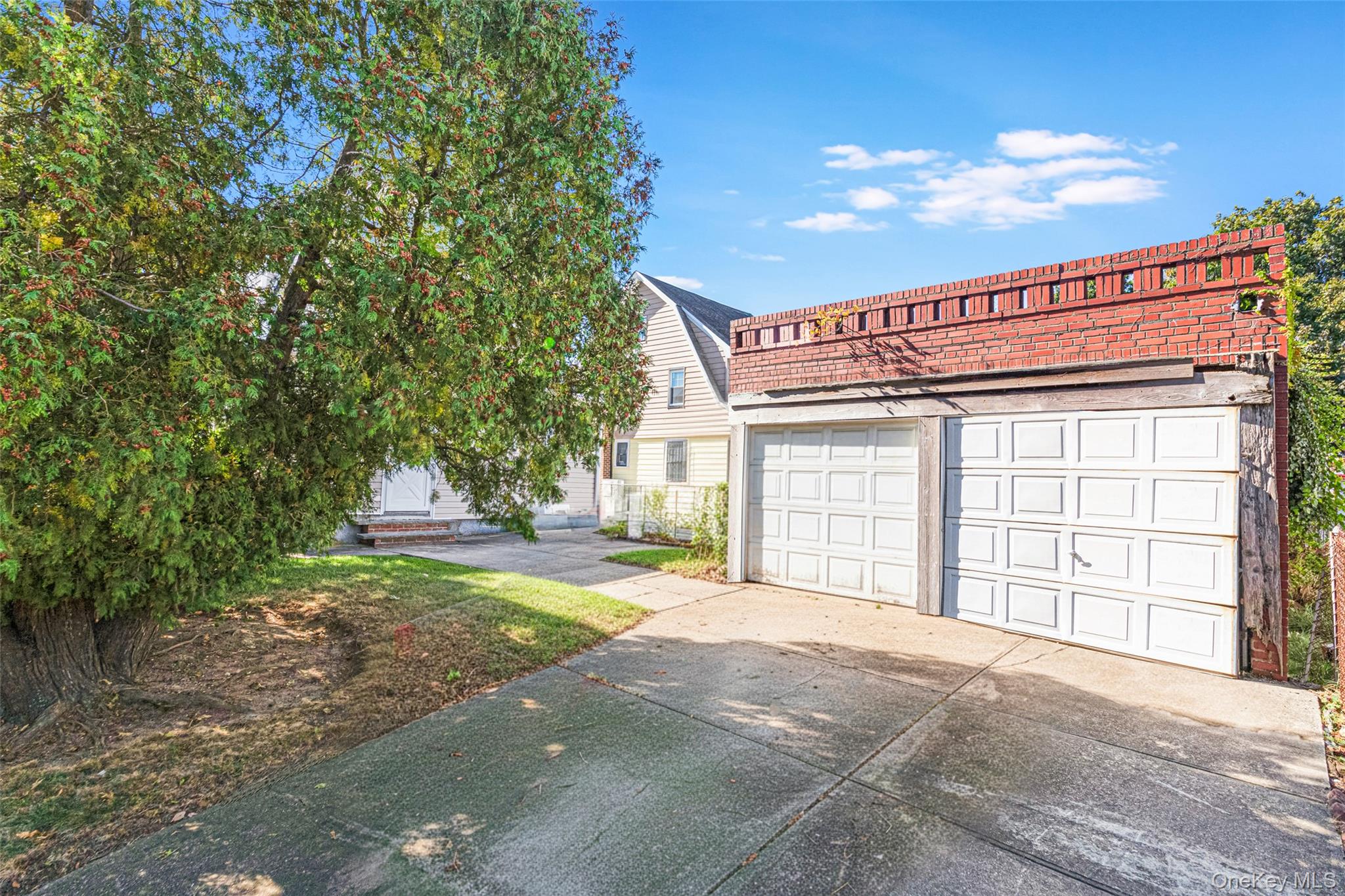 208-17 100th Avenue