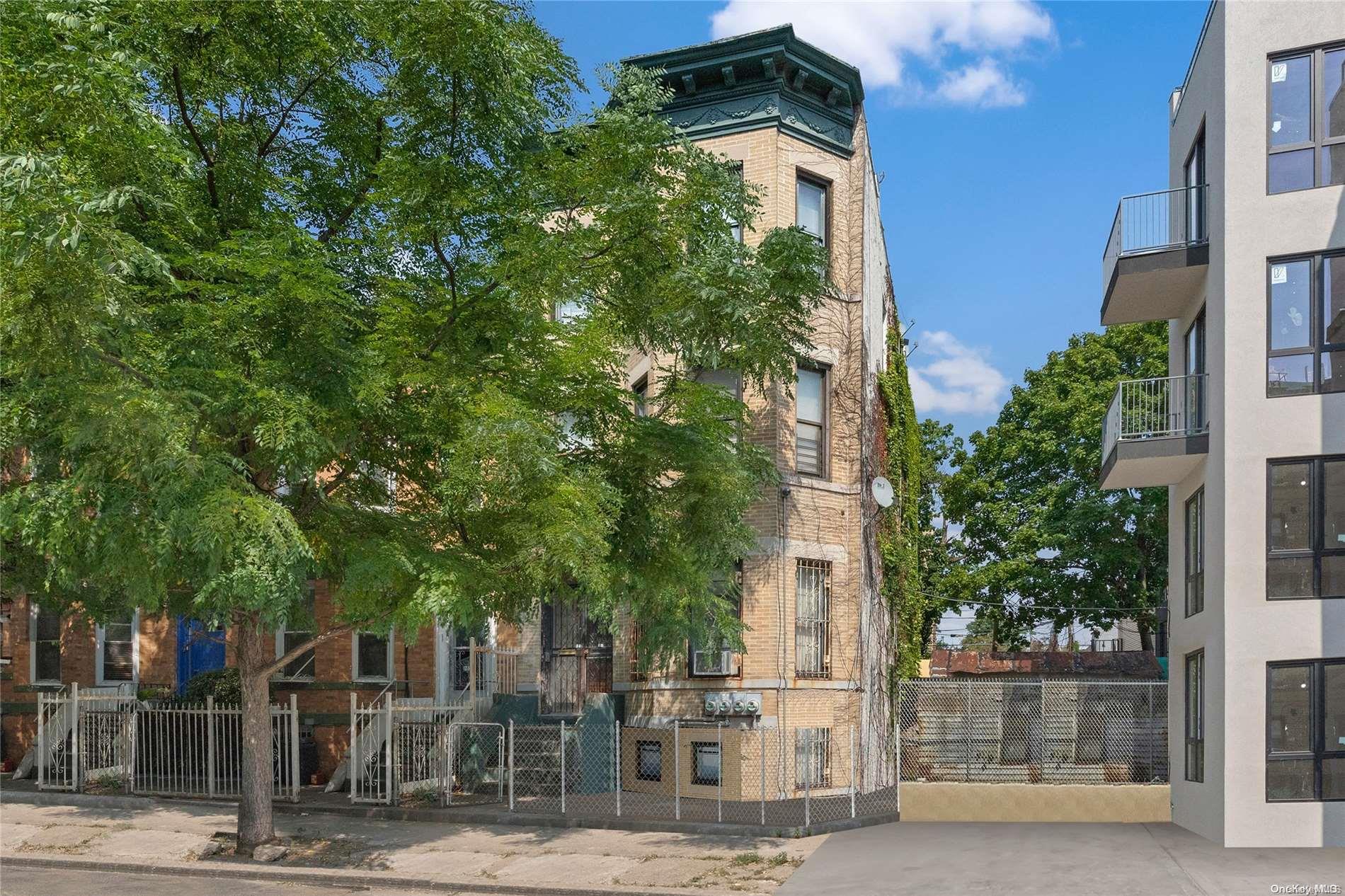 259 E 28th Street Unit: 3