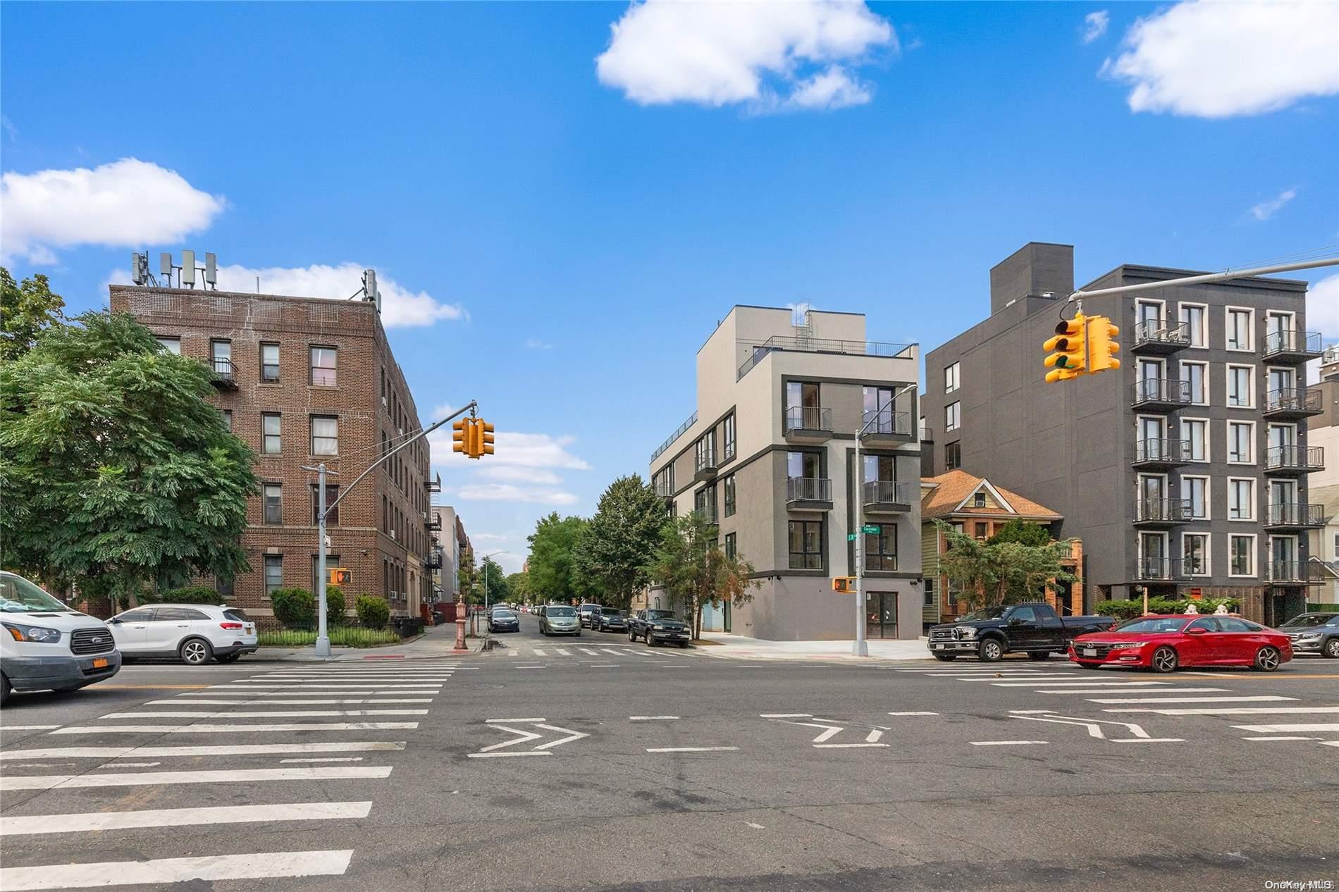 259 E 28th Street Unit: 3