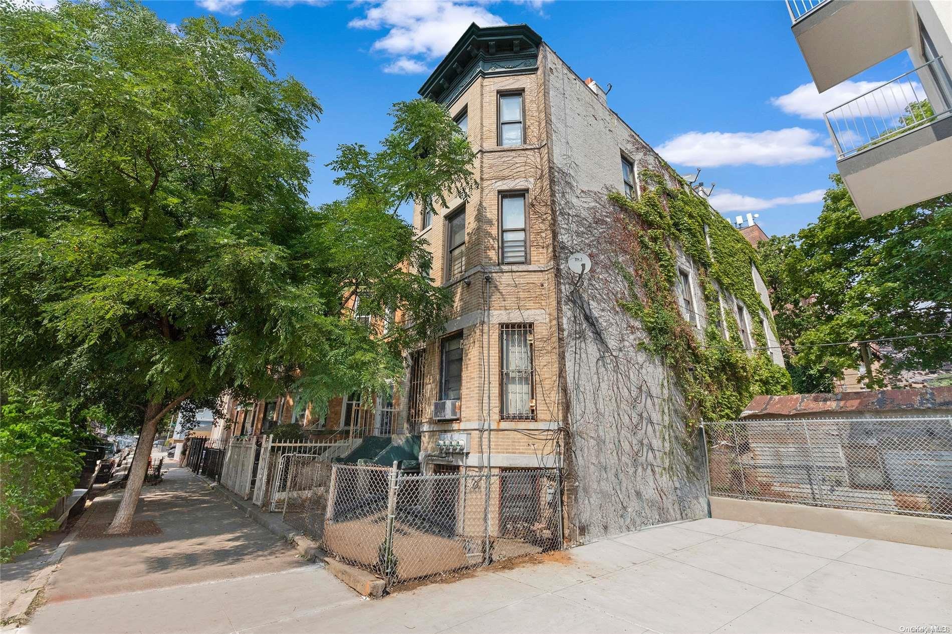 259 E 28th Street Unit: 3