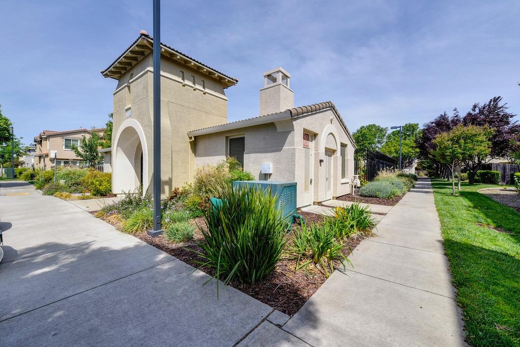 7515 Sheldon Road Unit: 26102