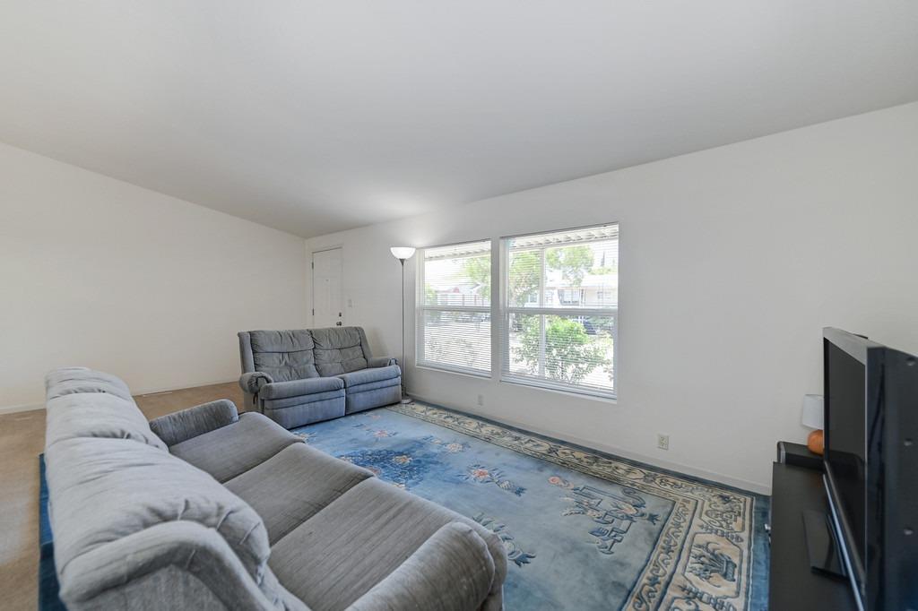 4137 Vicksburg Lane Unit: 193