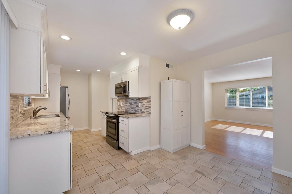 2600 Garrett Way
