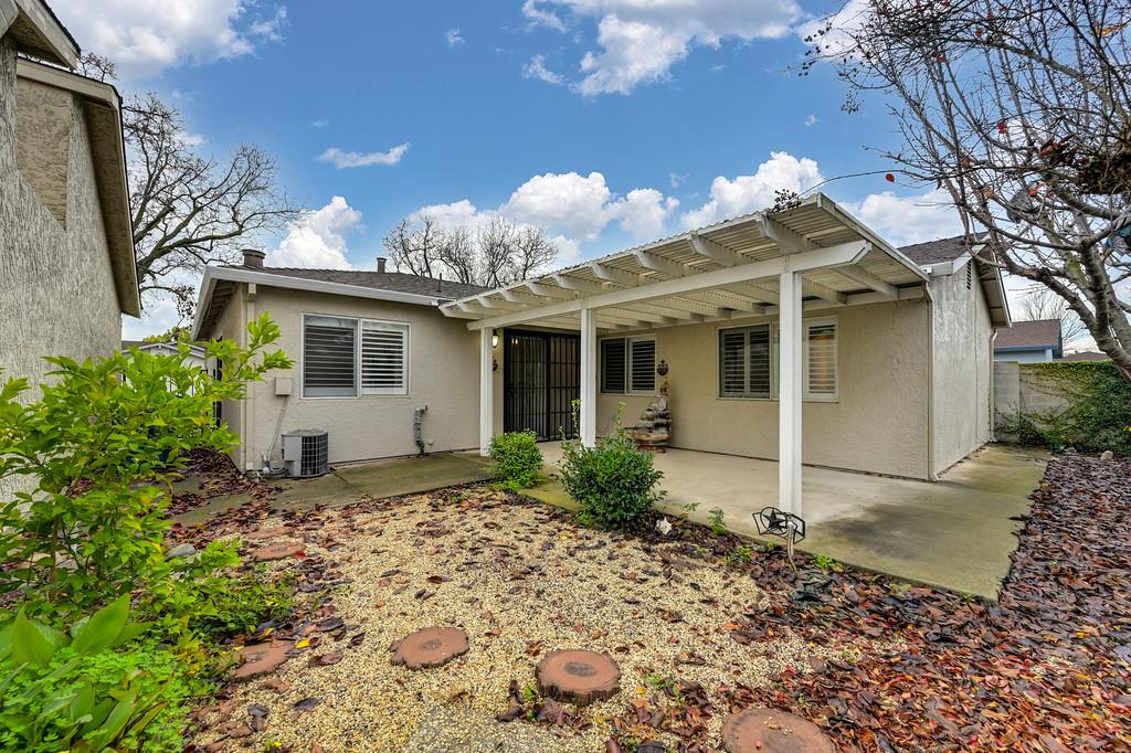 7528 Sunwest Lane