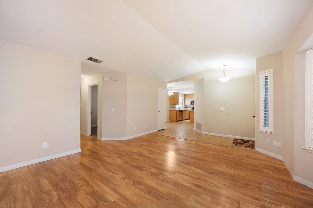 7528 Sunwest Lane