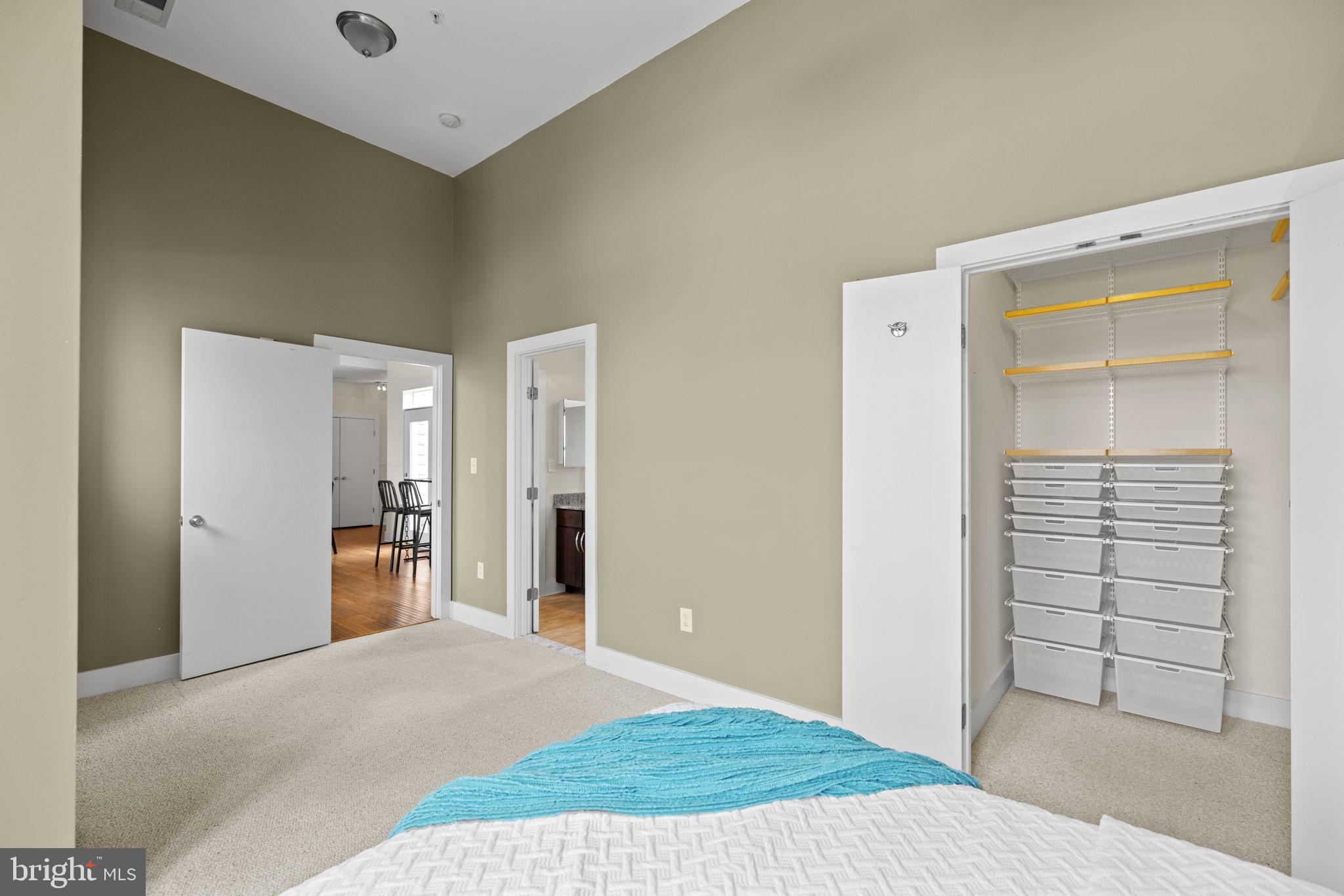284 15TH STREET SE Unit: 401