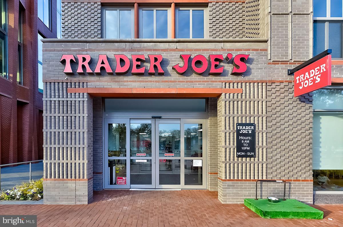 284 15TH STREET SE Unit: 401