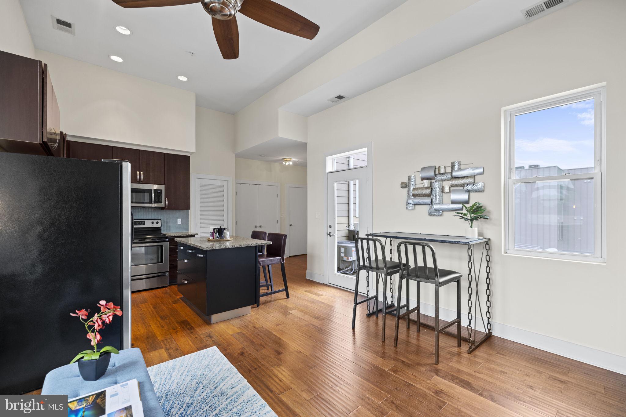 284 15TH STREET SE Unit: 401