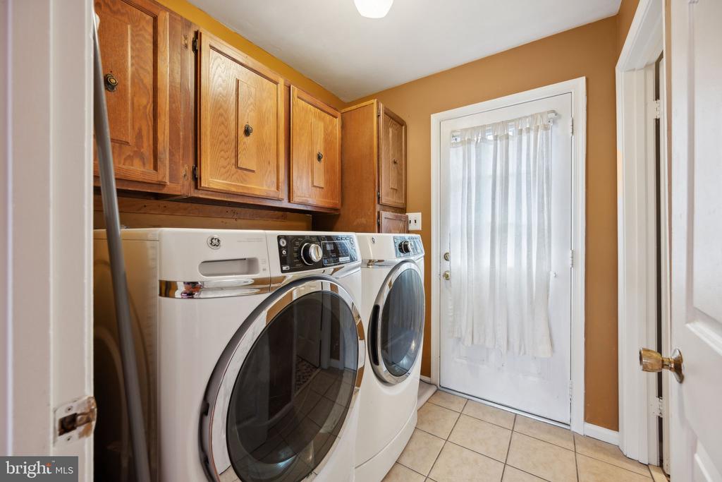 11209 Chantilly Ln