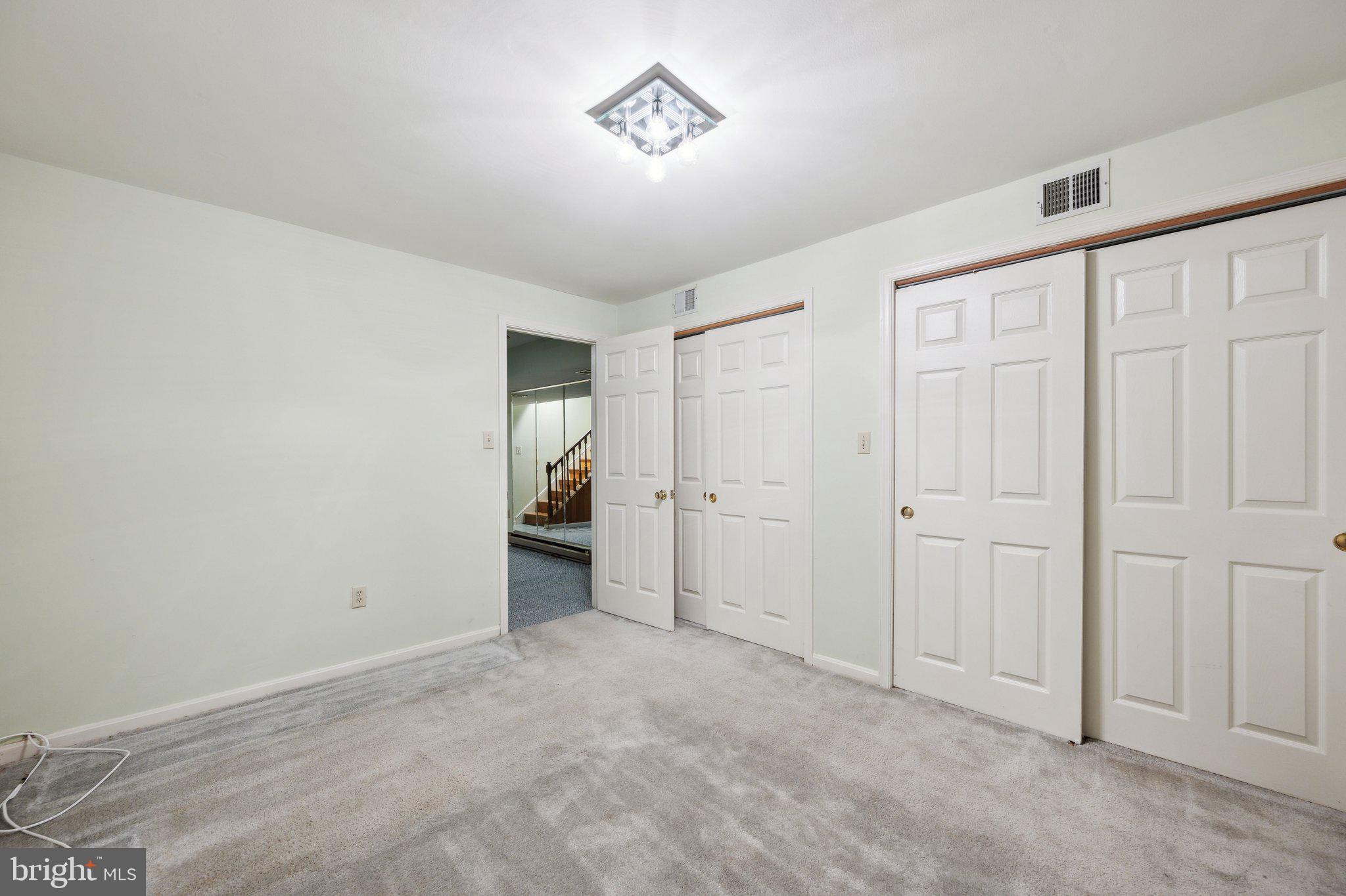 11209 Chantilly Ln
