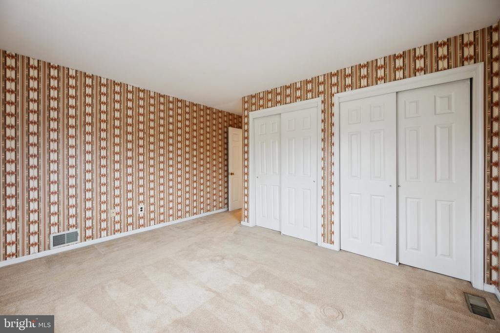 11209 Chantilly Ln