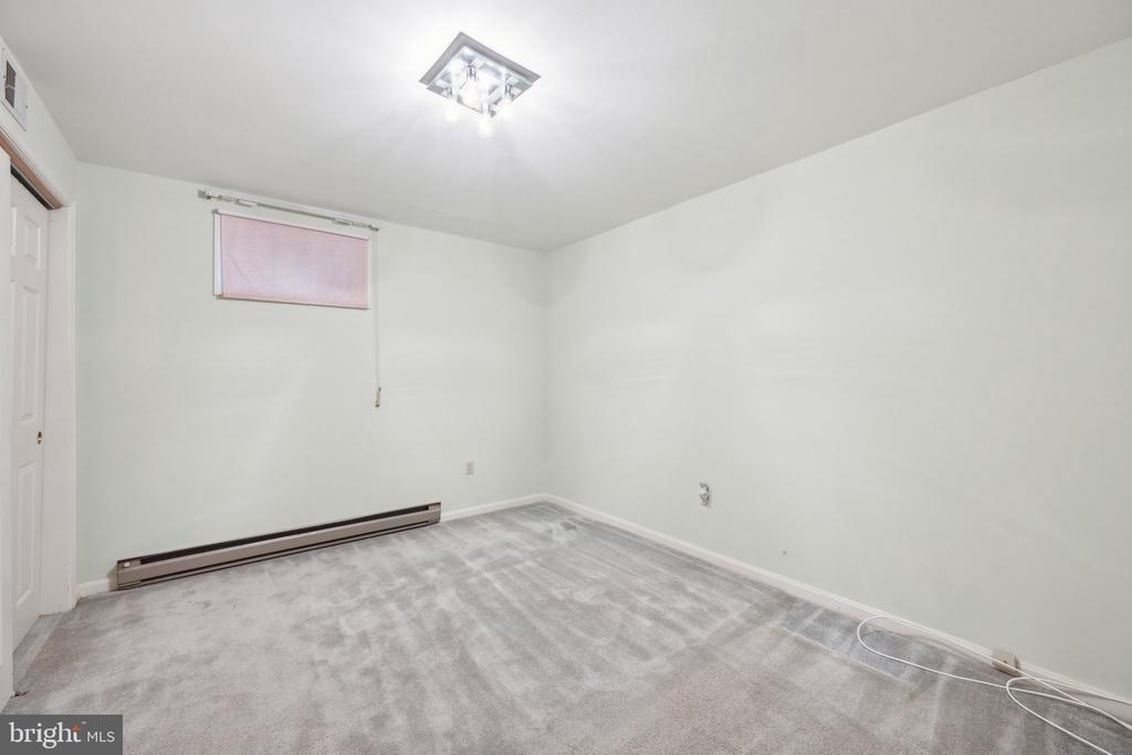 11209 Chantilly Ln