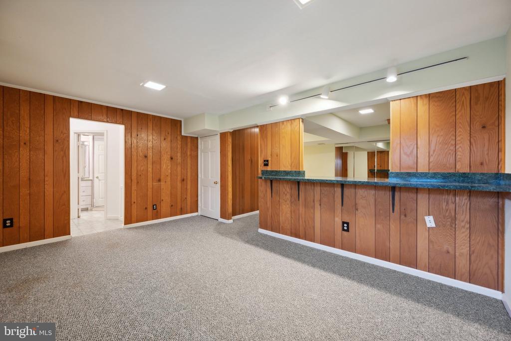 11209 Chantilly Ln