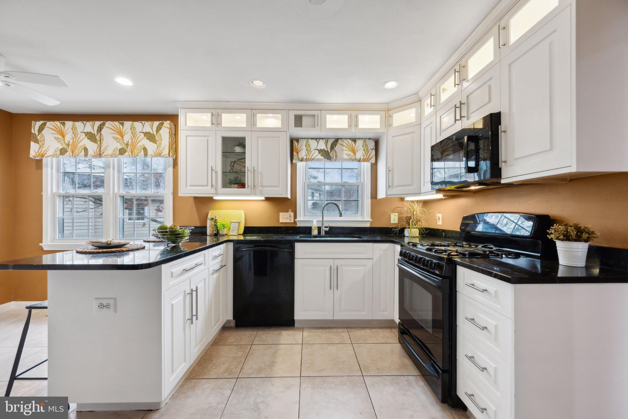 11209 Chantilly Ln