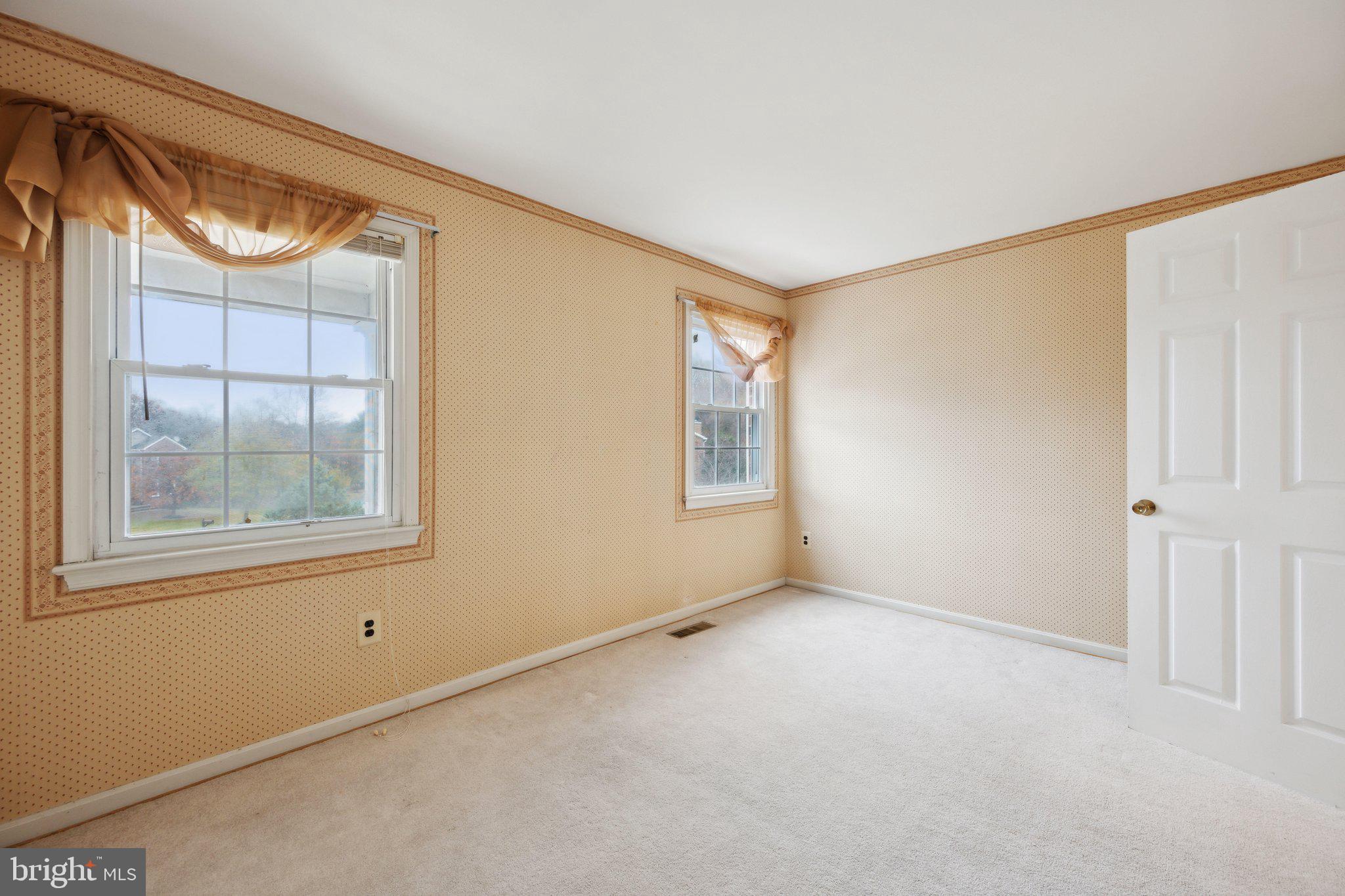 11209 Chantilly Ln