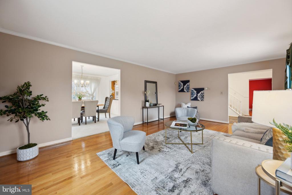 11209 Chantilly Ln