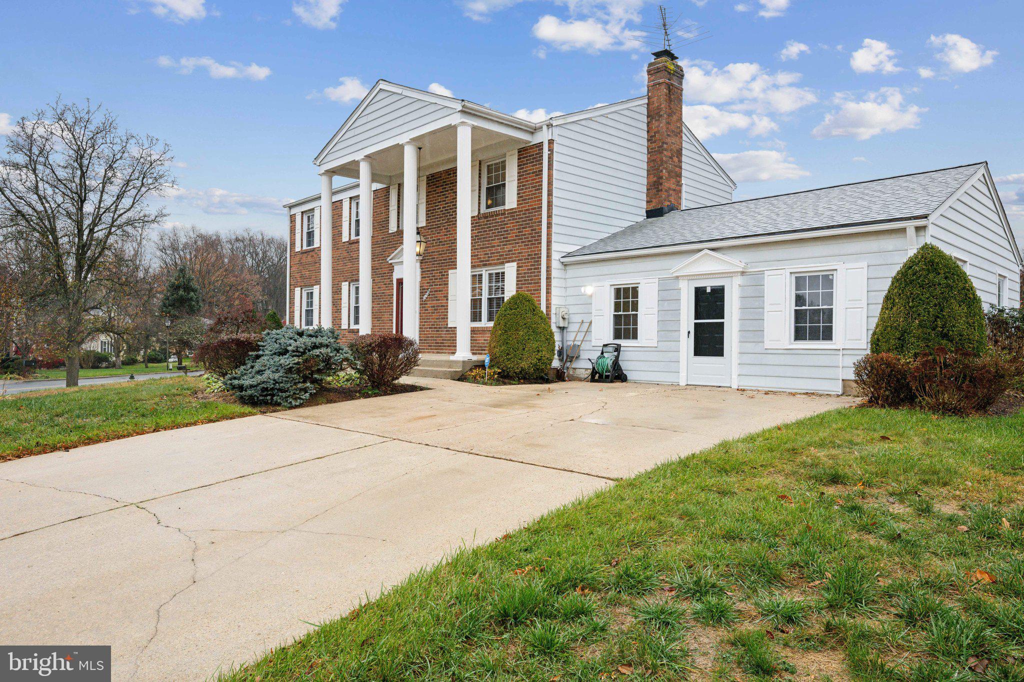 11209 Chantilly Ln