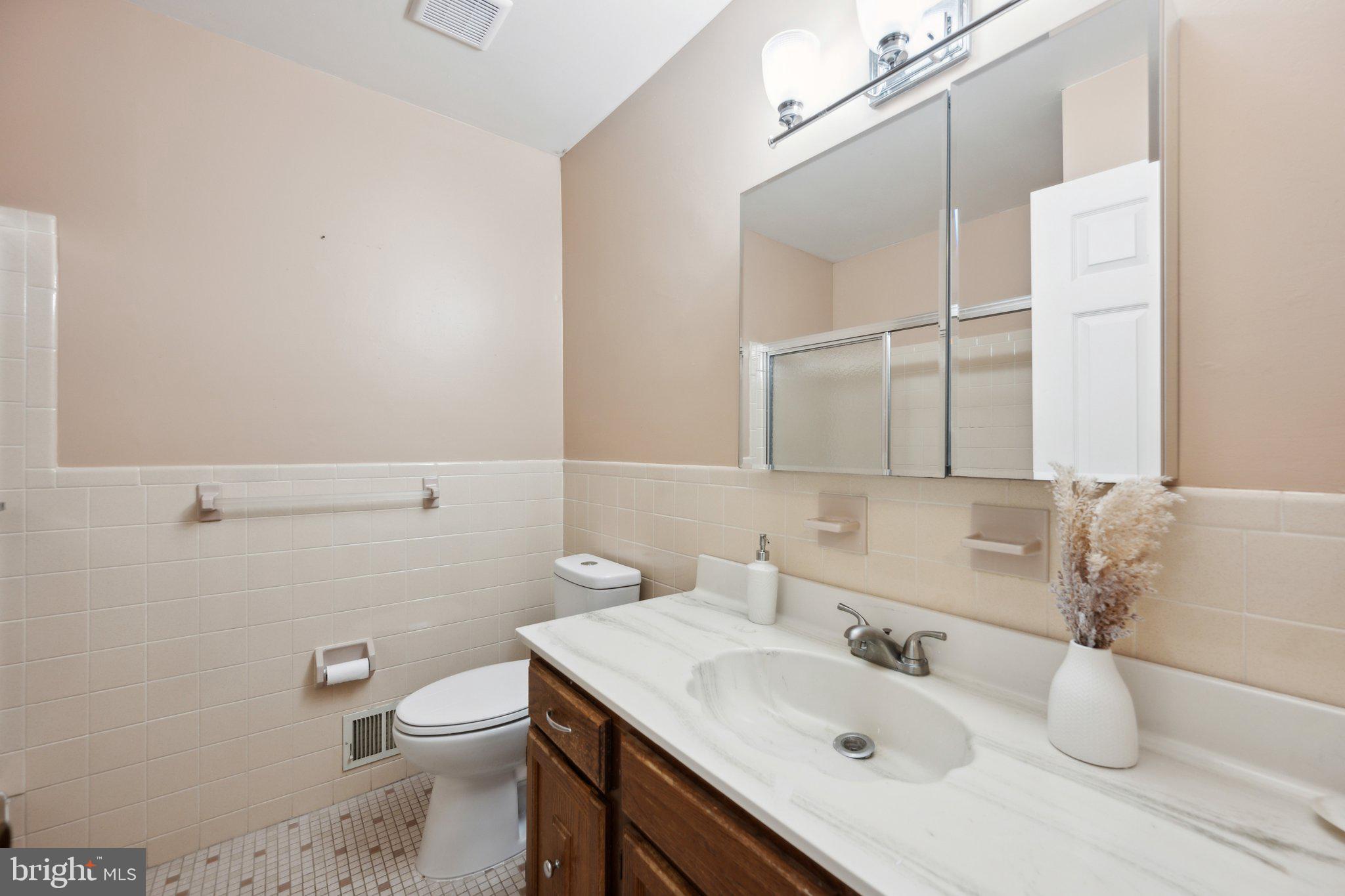 11209 Chantilly Ln