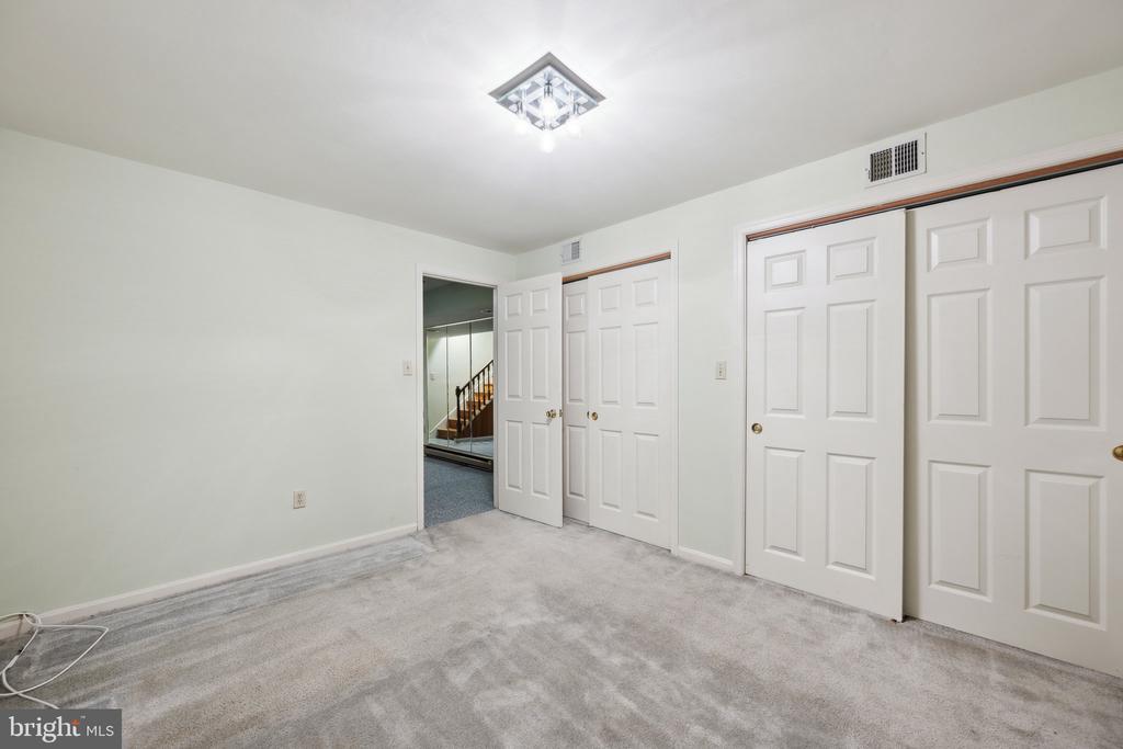 11209 Chantilly Ln