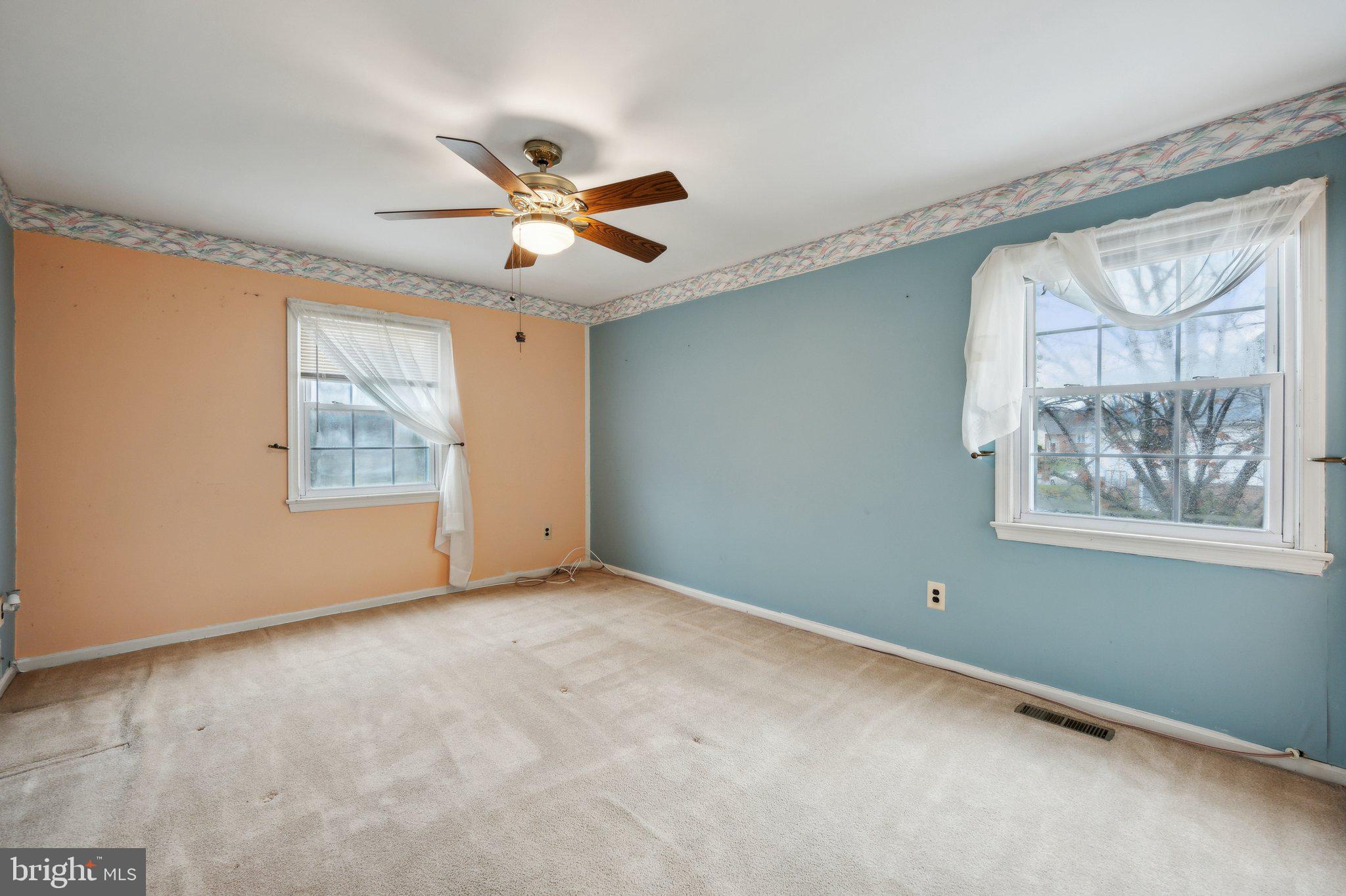11209 Chantilly Ln