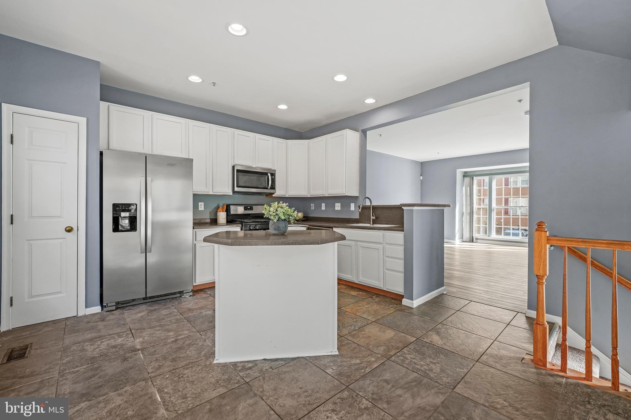 4012 MEADOW TRAIL LANE