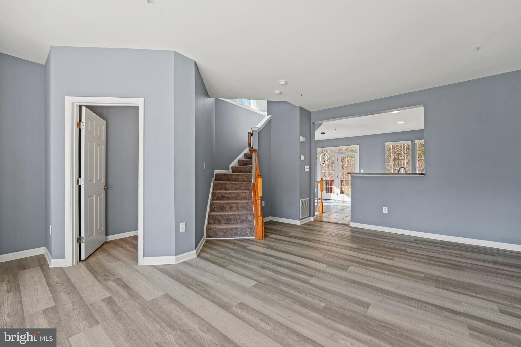4012 MEADOW TRAIL LANE