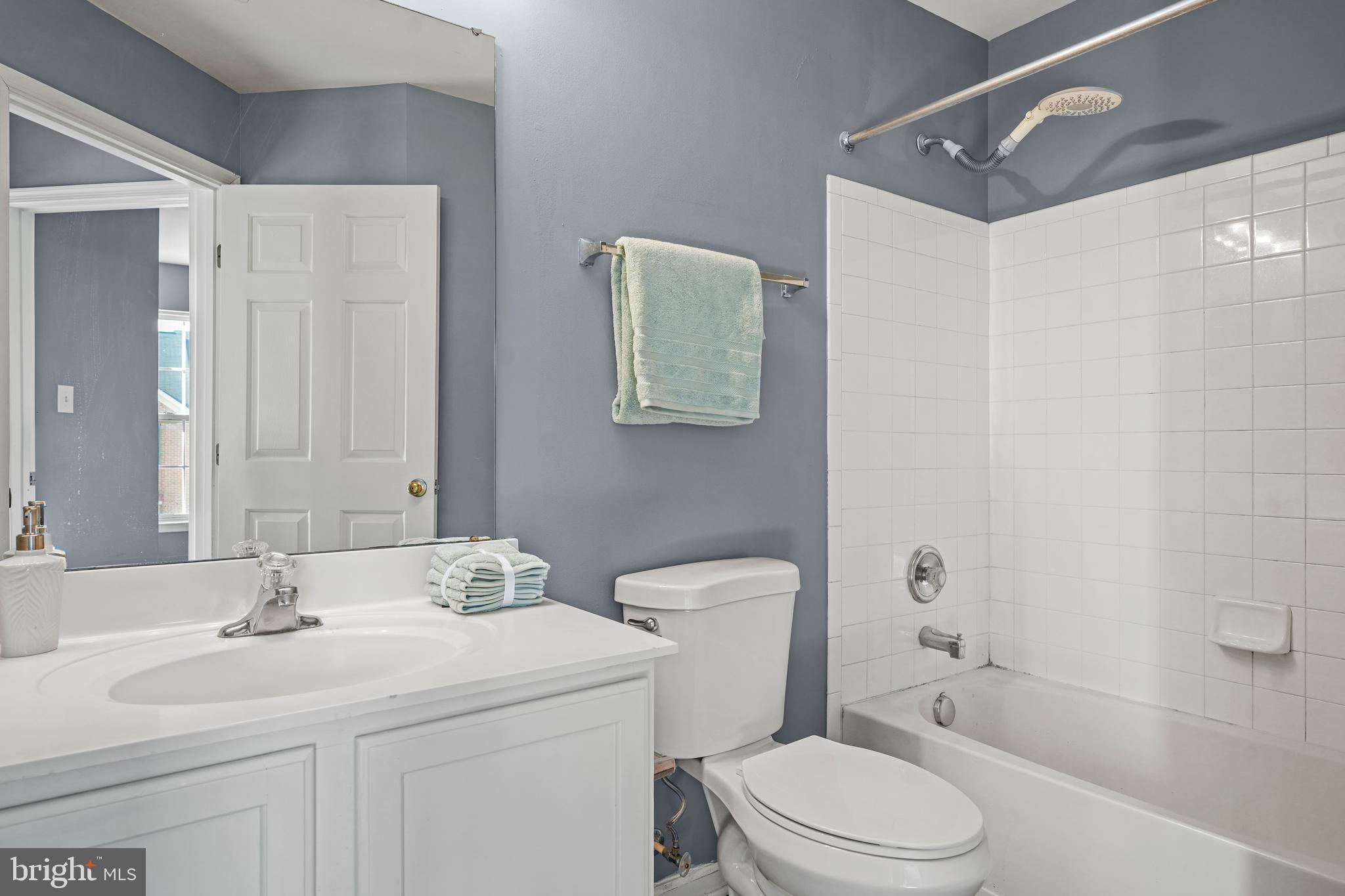 4012 MEADOW TRAIL LANE