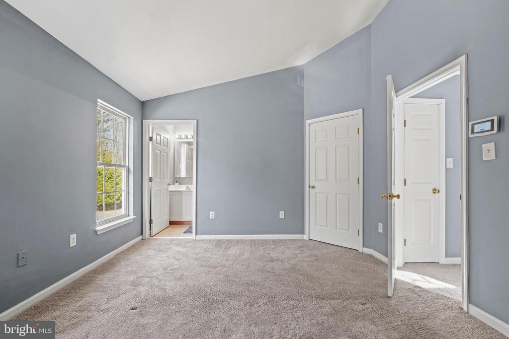 4012 MEADOW TRAIL LANE